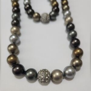 Beautiful neckace and bracelet